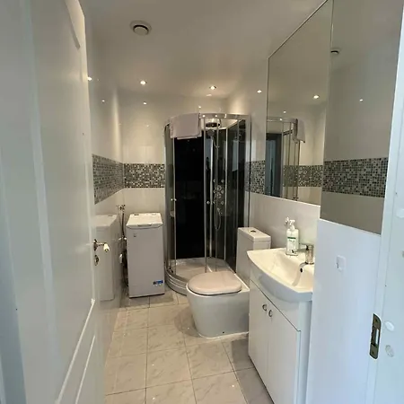 Center Bright For 3 People Reval